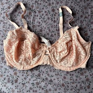 Victoria's Secret Lace Bra in Soft Peach